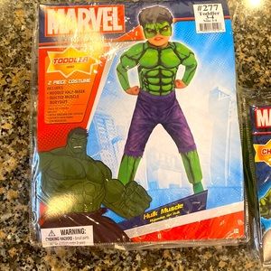 Unopened toddler 3T-4T hulk costume w/ hands